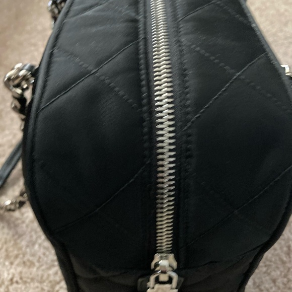 New , clean, sophisticated - Picture 2 of 4